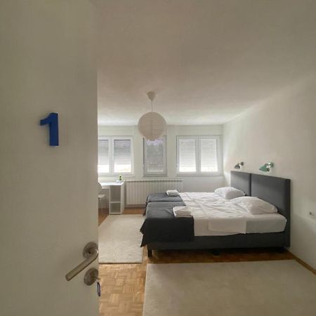 Hidden Gem Shared Apartment, Suite ซาราเยโว ภายนอก รูปภาพ