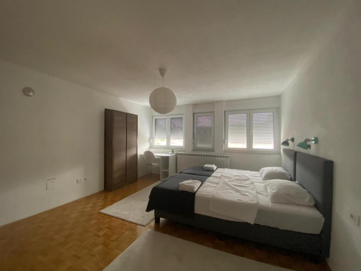 Hidden Gem Shared Apartment, Suite ซาราเยโว ภายนอก รูปภาพ