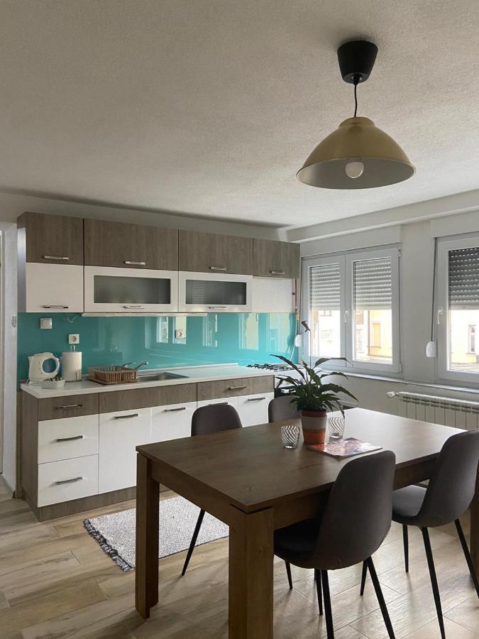 Hidden Gem Shared Apartment, Suite ซาราเยโว ภายนอก รูปภาพ