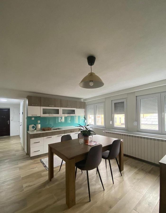 Hidden Gem Shared Apartment, Suite ซาราเยโว ภายนอก รูปภาพ