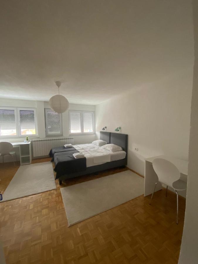 Hidden Gem Shared Apartment, Suite ซาราเยโว ภายนอก รูปภาพ