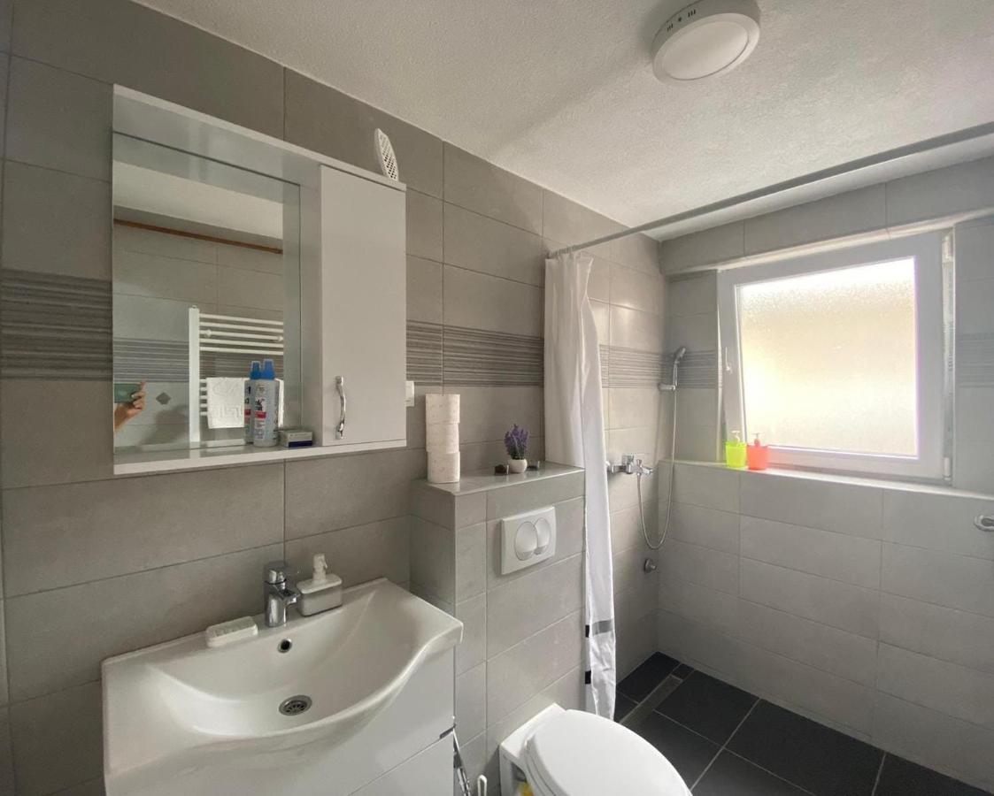 Hidden Gem Shared Apartment, Suite ซาราเยโว ภายนอก รูปภาพ