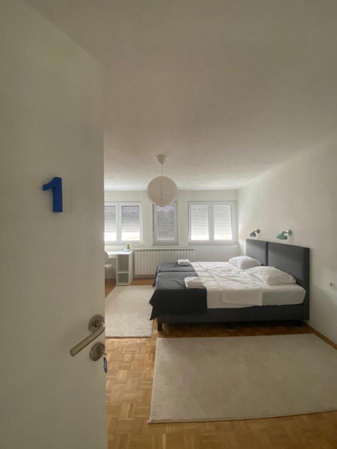 Hidden Gem Shared Apartment, Suite ซาราเยโว ภายนอก รูปภาพ