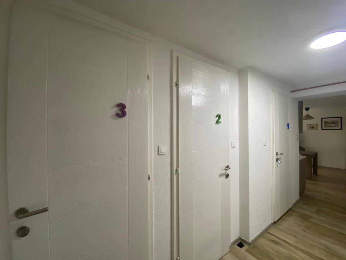 Hidden Gem Shared Apartment, Suite ซาราเยโว ภายนอก รูปภาพ